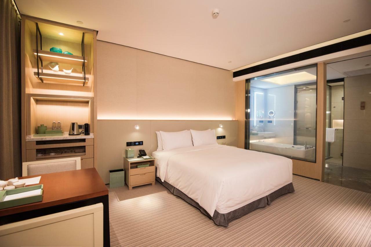 Virtuous World Hotel Foshan Exterior foto